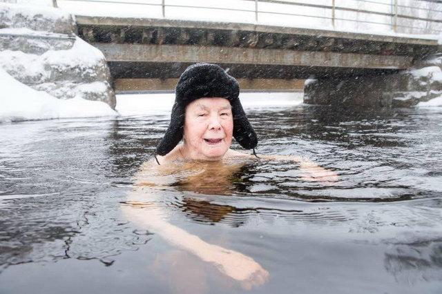 A 91. évében járó, finn Erkki Makkonen szerint a hosszú, egészséges élet titka a kemény munka, a lékúszás és a rozskenyér