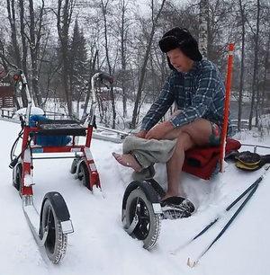 Erkki Makkonen –31 Celsius-fokban úszik a jeges vízben
