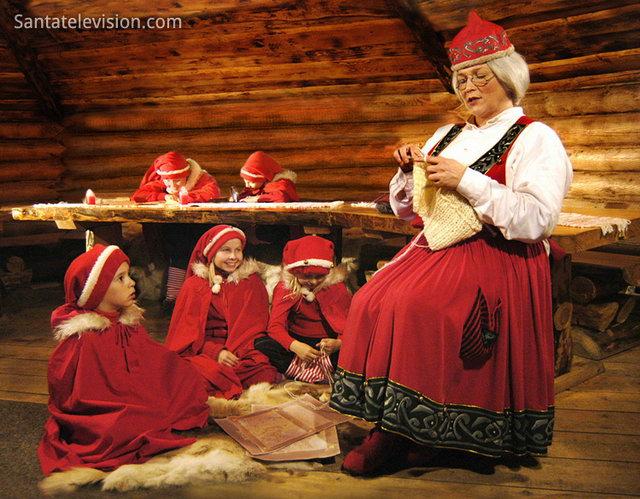 Joulumuori, Joulupukki felesége és a juolutonttuk 