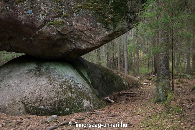 Látnivaló Finnországban: Kummakivi, furcsa kő