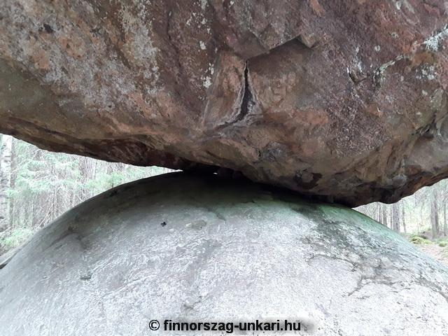 Látnivaló Finnországban: Kummakivi, furcsa kő