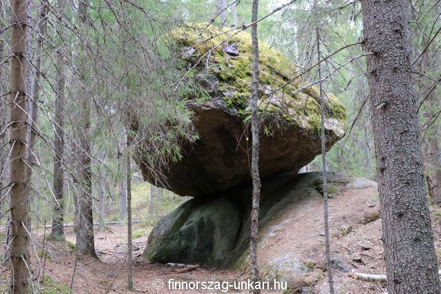 Látnivaló Finnországban: Kummakivi, furcsa kő